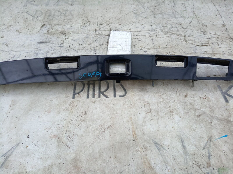 RANGE ROVER EVOQUE L538 TAILGATE BOOT NUMBER PLATE LIGHTS TRIM PANEL