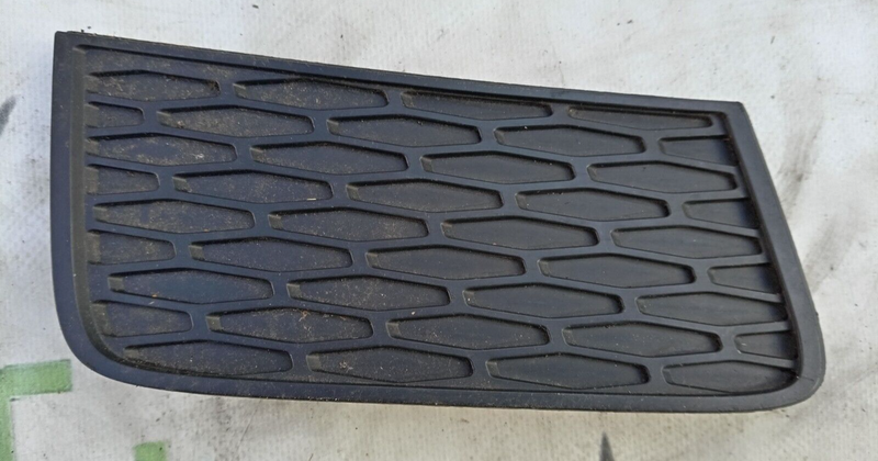 RANGE ROVER EVOQUE L538 2011-2015 FRONT RIGHT LOWER GRILLE BJ32-15A298-