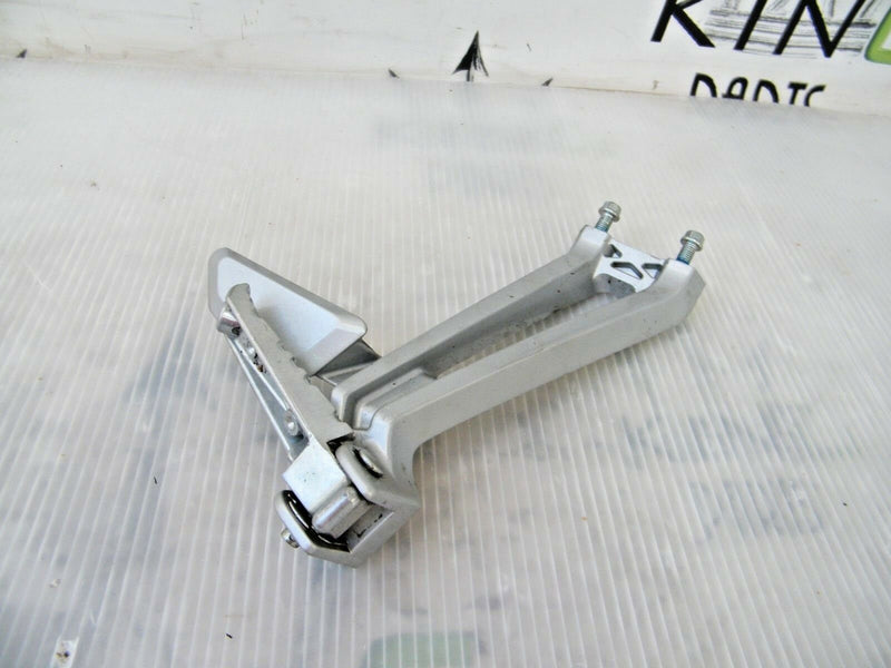 YAMAHA YZF R125 2014-2016 RIGHT REAR FOOTREST AND HANGER PEG 5D7-F742L
