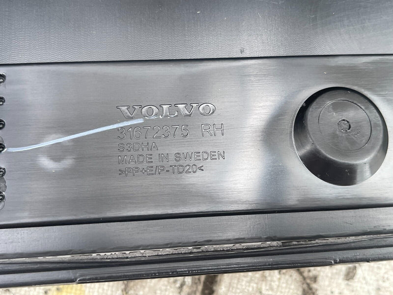 VOLVO XC90 MK2 2016-ON RIGHT DRIVER SIDE SKIRT SILL TRIM COVER 31672371