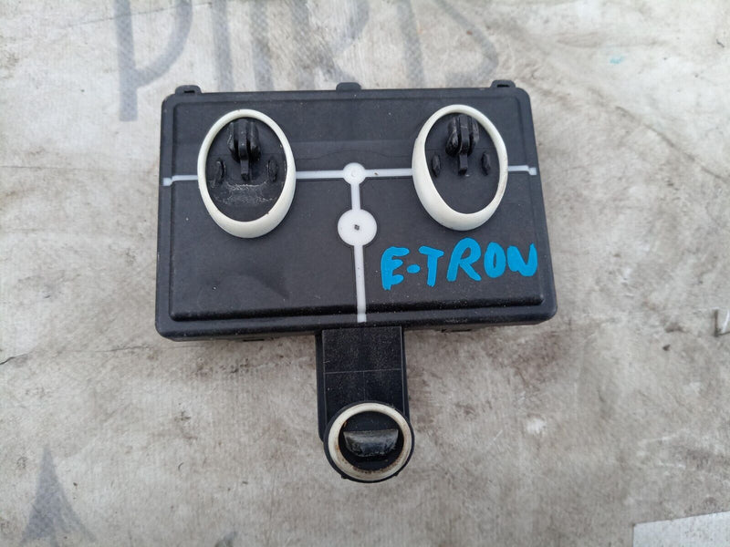 AUDI E-TRON 2018-ON FRONT RIGHT O/S DOOR CONTROL UNIT MODULE 4M0959792J GENUINE