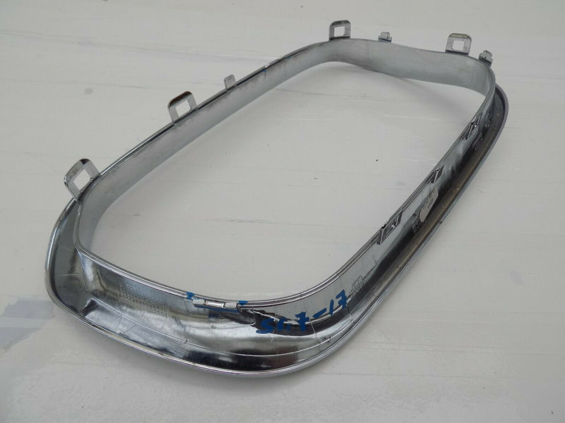 BMW 1 SERIES F20 F21 2011+ FRONT BUMPER LEFT SIDE GRILL SURROUND 7371747 /S47-17