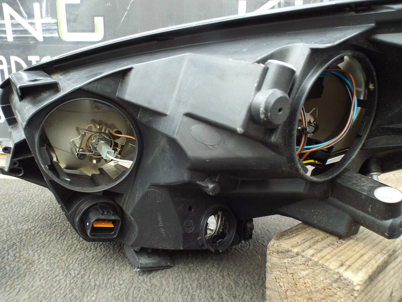 Kia Venga 2010-2014 Genuine Headlamp Headlight Right Driver Side O/S (719)