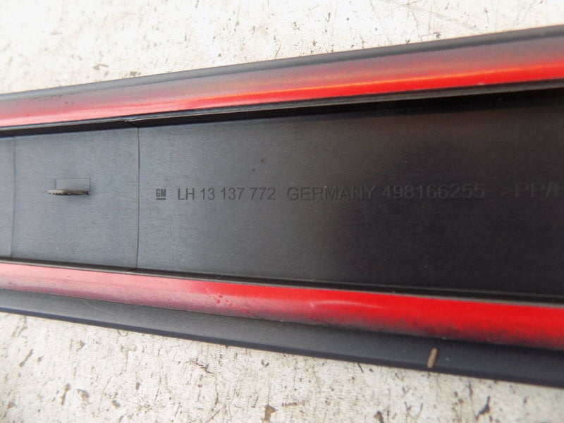 Vauxhall ZAFIRA B Left Front Door Protective Moulding Strip 13137824 (S25-07/12)