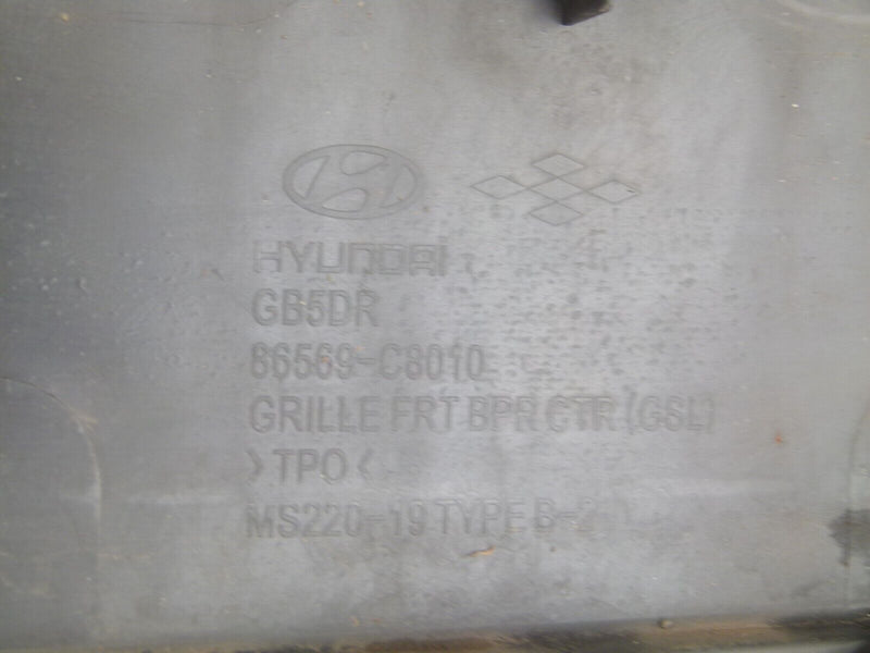 HYUNDAI i20 5DR GB SE 2014-2018 FRONT BUMPER & GRILL GENUINE 86569C8010